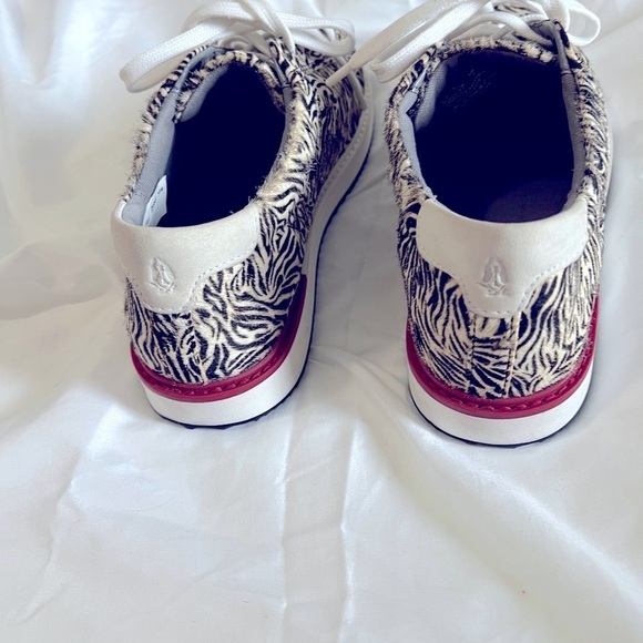Hush puppy bounce plus animal printed hair,  calf design sneakers size 9 NEW - Picture 5 of 9